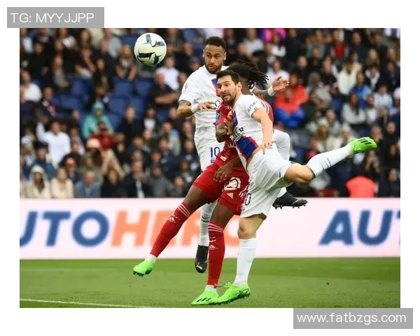 西甲激战巴黎圣日耳曼大胜利物浦红牌事件引发全场热议