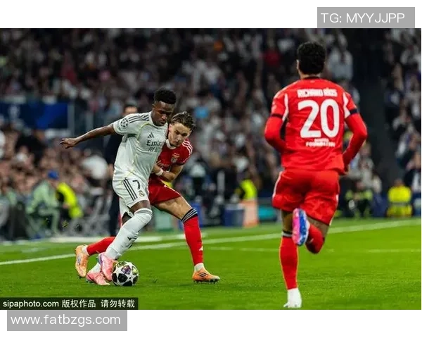 德甲精彩对决曼城3-0曼联帽子戏法点燃全场激情